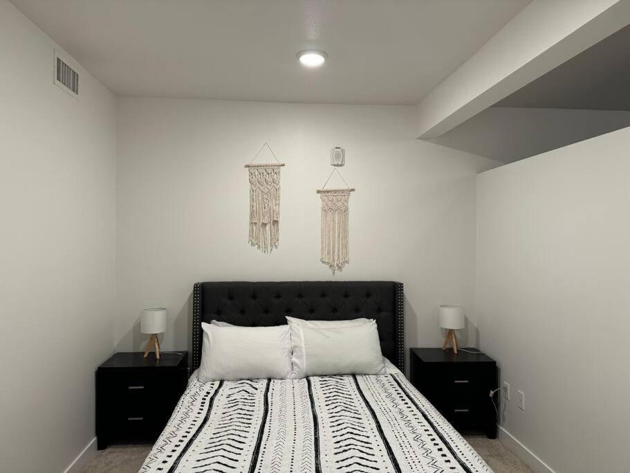 Modern And Lavish Apartment เกลนเดล ภายนอก รูปภาพ
